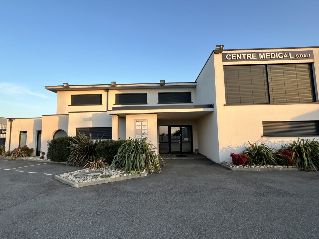 Cabinet osteopathe portet exterieur